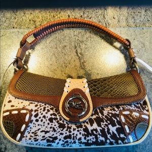 Gorgeous Etro bag with a Pegasus buckle!